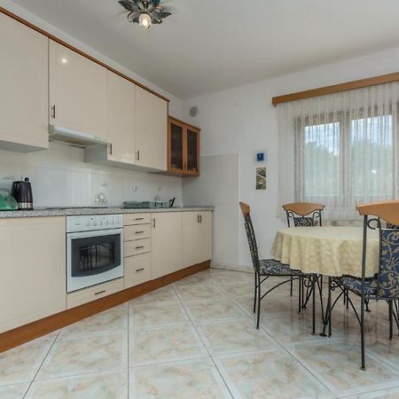 Amazing Apartment In Zambratija With 2 Bedrooms And Wifi Экстерьер фото